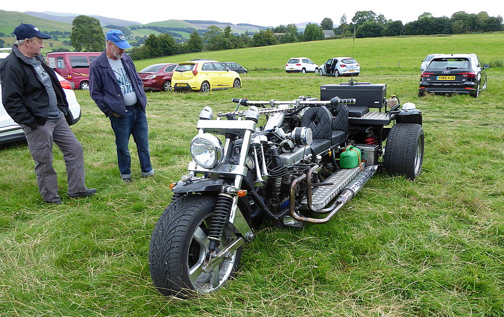 Trike powered by a Rover V8 engine